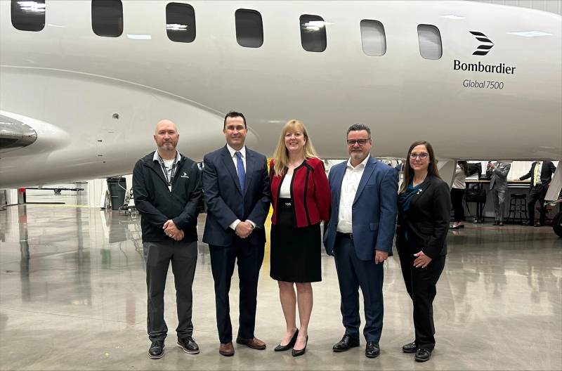 Autoridades locales y directivos de Bombardier anuncian el lanzamiento del programa Hartford FastTrack ©Bombardier