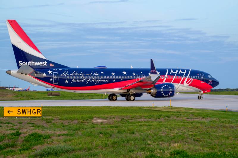 Taxeo del Southwest Independence One BWI salen a la calle tras su presentación (Crédito: Departamento de Bomberos y Rescate del Aeropuerto BWI Thurgood Marshall)