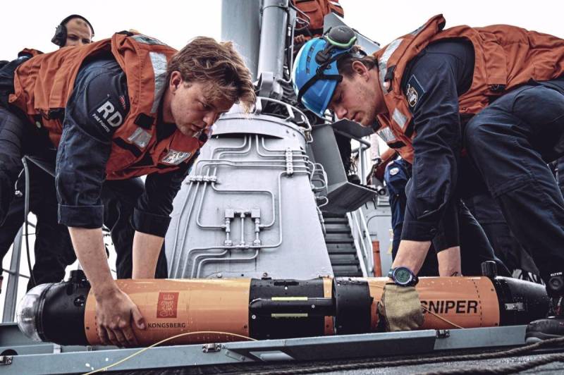 Buques de la OTAN participaron en el ejercicio «Open Spirit 26», un importante simulacro internacional de lucha contra las minas celebrado frente a las costas de Letonia. Este año, el ejercicio reunió a buques de ocho países, con el apoyo de nueve equipos de buzos y cinco equipos de vehículos submarinos autónomos. Imagen: MARCOM