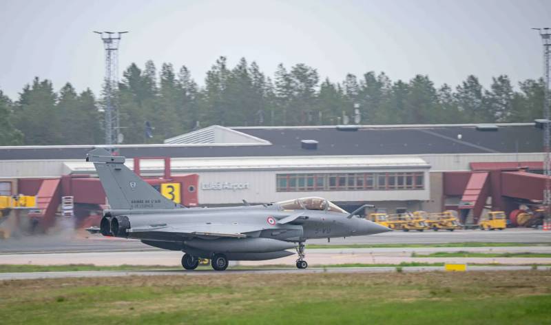 Aviones de combate franceses han aterrizado en territorio sueco con motivo del gran ejercicio de la OTAN «Ramstein Flag 26». Foto: Fuerzas Armadas de Suecia (Försvarsmakten)
