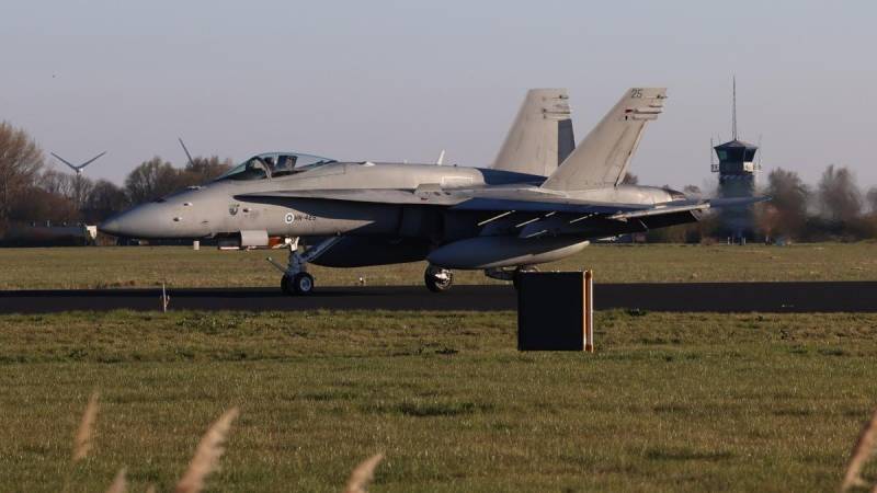 Un caza F/A-18 Hornet de la Fuerza Aérea en la base de Leeuwarden. Foto de archivo: Fuerza Aérea de Finlandia (Ilmavoimat)