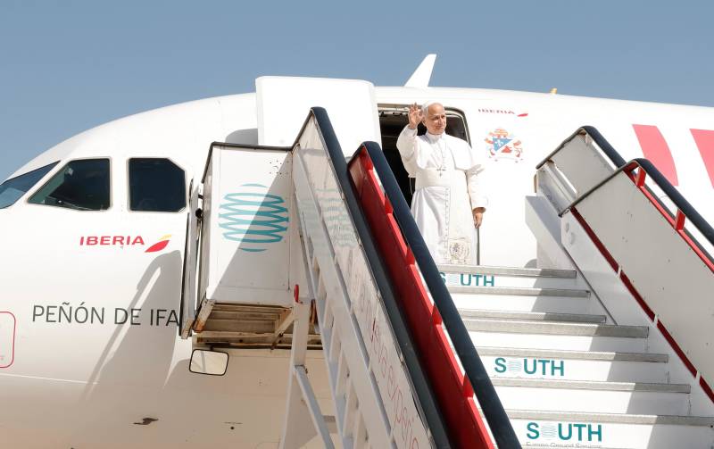 Recibe a S.S. el Papa León XIV en la Base Aérea de Gando en Telde (Gran Canaria). Foto: EA