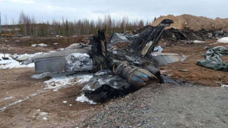 La aeronave impactó contra el suelo al borde de la pista y quedó destruida por el impacto. Foto: Fuerza Aérea Finlandesa (Ilmavoimat).