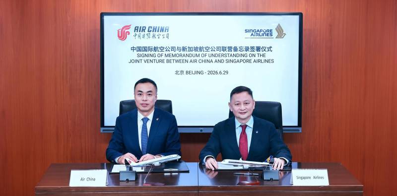 Sr. Qu Guangji & Sr. Goh Choon Phong ©Singapore Airlines (SIA)