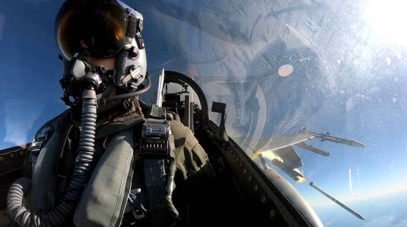 La espoleta mecánica de proximidad de L3Harris, probada en combate, ofrece una defensa precisa y asequible al mejorar las plataformas de lanzamiento para hacer frente a las nuevas amenazas de los UAS. [Crédito de la foto: Fuerza Aérea de los Estados Unidos]
