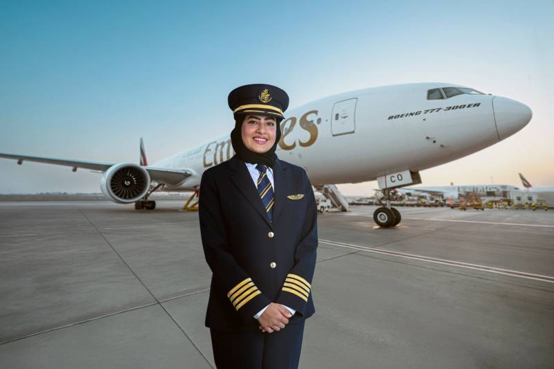 Bakhita Al Mheiri, capitana emiratí de un Boeing 777 ©Emirates