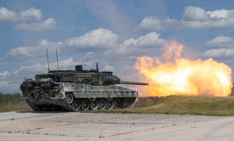 Los tanques siguen siendo capaces de asestar golpes contundentes, y ese poder no puede descartarse aunque los drones hayan cambiado el panorama de combate. Foto: Rebekka Gimm / Fuerzas Armadas de Dinamarca (Forsvaret)