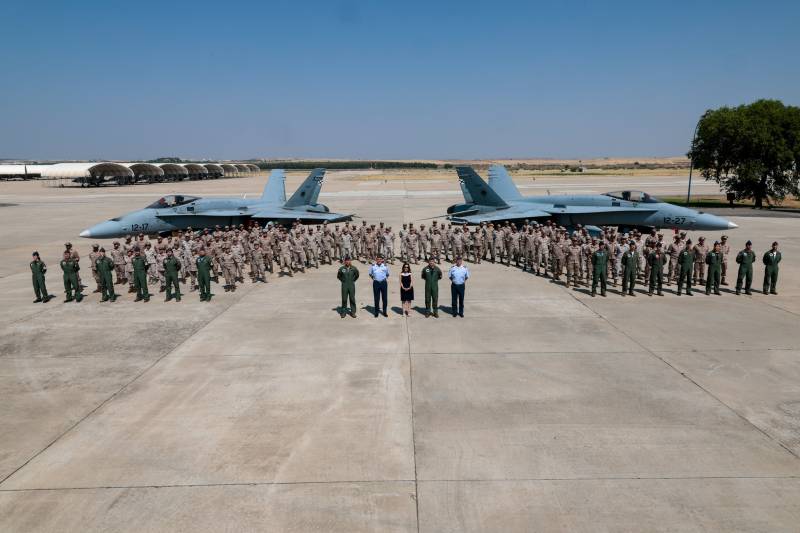 Visita el Ala 12 en la Base Aérea de Torrejón para despedir al personal integrante del Destacamento Aéreo Táctico Paznic. Foto: Rubén Somonte/MDE
