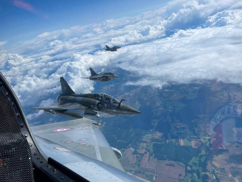 Aviones franceses Rafale y Mirage. Foto cortesía de: Ejército del Aire y del Espacio de Francia