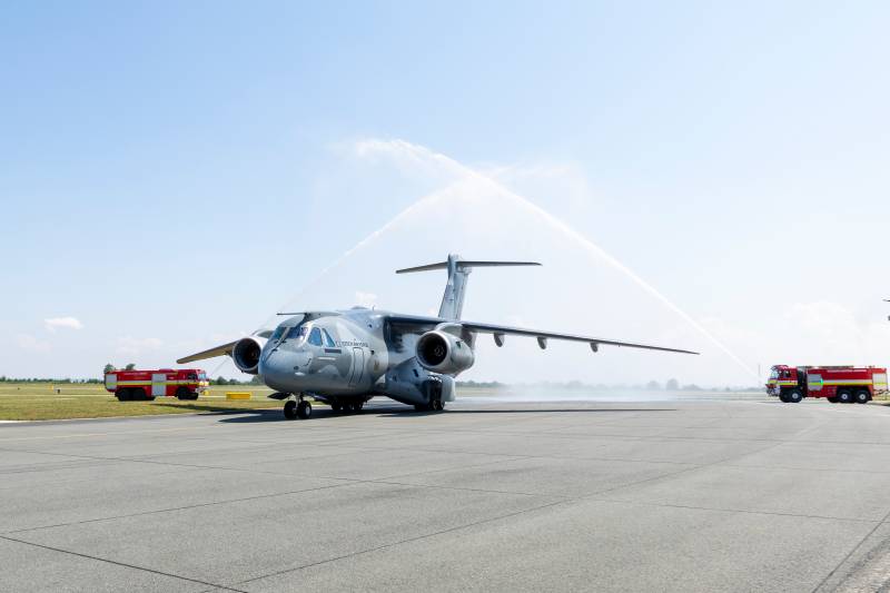 Embraer entrega el primer C-390 Millennium a la Fuerza Aérea Checa apenas 20 meses después de la firma del contrato ©Embraer