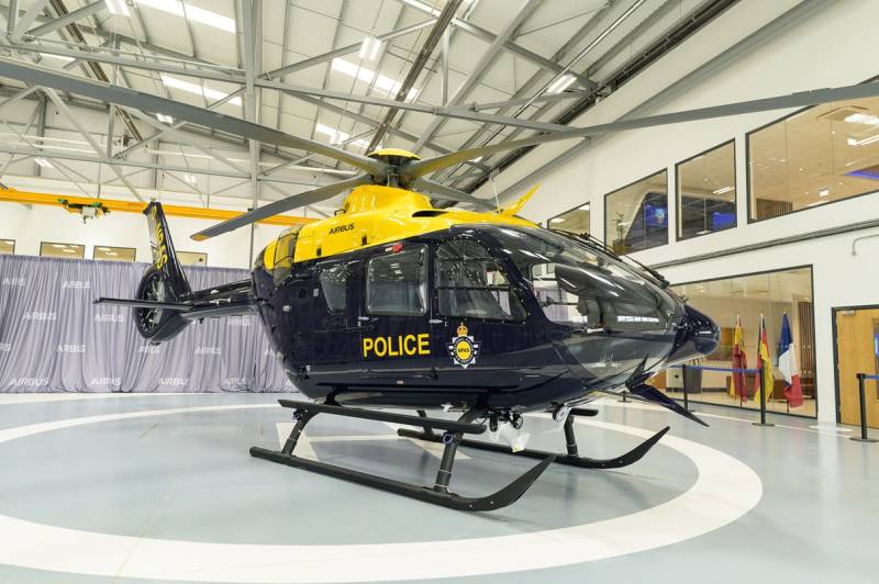 Llegada del primer helicóptero del programa de renovación de la flota H135 a las instalaciones de Airbus Helicopters en Oxford. © 2026, Airbus Helicopters, Richard Cave.