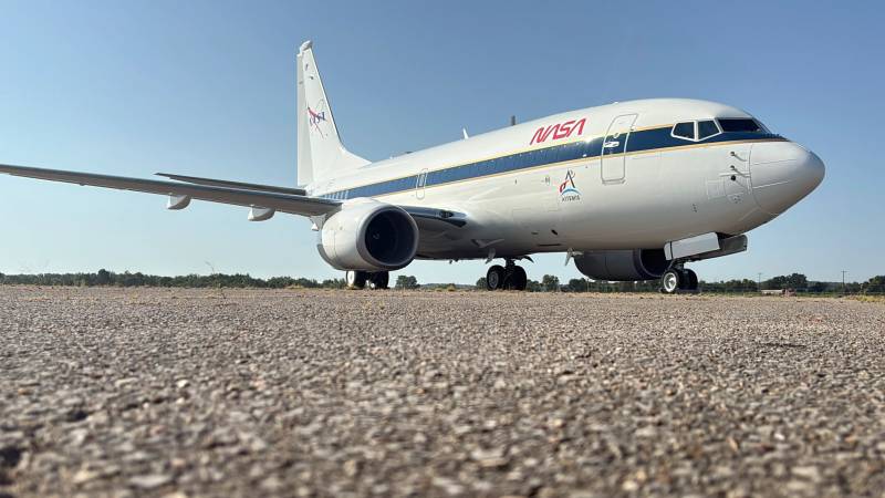Un avión 737 de la NASA recién pintado se encuentra en una rampa en Oklahoma este jueves 13 de agosto de 2026. NASA/Carla Escamilla