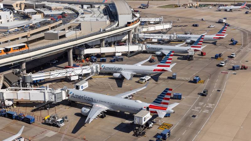 ©American Airlines