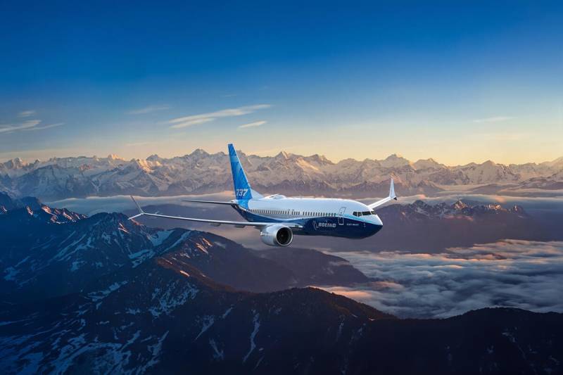 737-7 MAX ©Boeing