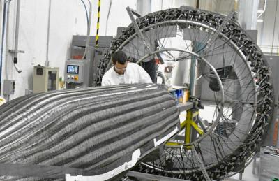 Impulsando la superioridad tecnológica de EE. UU.: Lockheed Martin y Albany Engineered Composites han unido fuerzas para satisfacer la demanda del Departamento de Defensa de sistemas hipersónicos confiables y rentables a gran escala. (Crédito de la foto: Albany Engineered Composites)