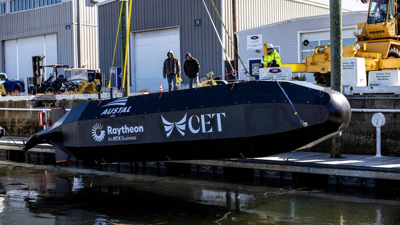 Raytheon y Composite Energy Technologies han demostrado con éxito las capacidades de lanzamiento submarino de un nuevo vehículo submarino no tripulado, de bajo costo y larga autonomía. Imagen: RTX