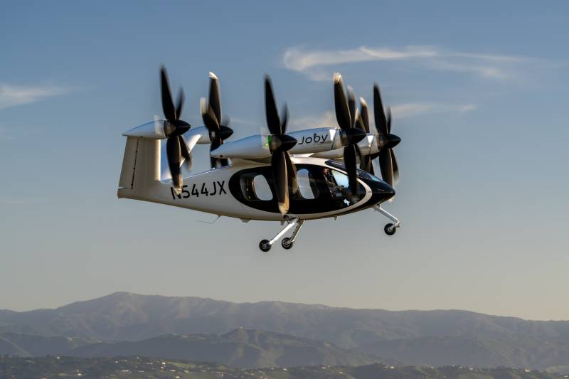 Joby Aviation ha inaugurado unas nuevas instalaciones de 45,000 pies cuadrados en el Aeropuerto Perot Field Fort Worth Alliance, de Hillwood. Este nuevo centro supone la primera presencia importante de una empresa de aeronaves eVTOL en Texas y dará apoyo a las futuras operaciones de taxis aéreos eléctricos en toda la zona metropolitana de Dallas-Fort Worth. Crédito de la foto: Joby Aviation.