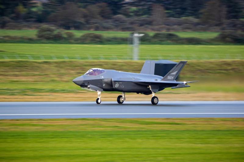 Un piloto finlandés del F-35 voló por primera vez en Europa a bordo de un caza F-35A Lightning II de la Fuerza Aérea Real de Noruega en la base de Ørland, en Noruega, el 17 de septiembre de 2026. Foto: Sindre Fjerdingby Korsviken / Fuerzas Armadas de Finlandia (Forsvaret)
