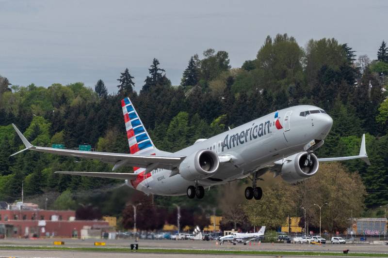 Un 737 MAX de American Airlines durante el despegue. Global Services completó recientemente el primer cambio de tren de aterrizaje en un avión MAX. Imagen: Boeing