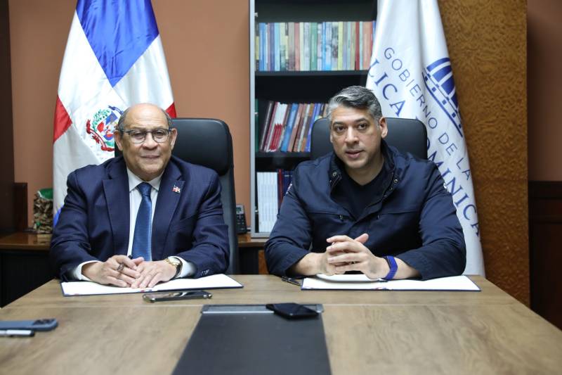 Rafael Santo Badia y Victor Pacheco ©Arajet