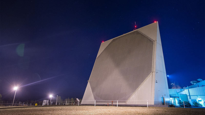 El programa de digitalización de radares terrestres modernizará los sistemas que llevan mucho tiempo en servicio, reforzará el conocimiento del entorno y respaldará una arquitectura de seguridad más resiliente y en capas. Imagen: RTX