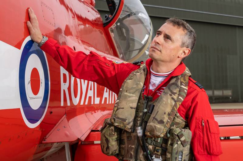Como Red 1, el comandante de escuadrón James Turner diseñará una nueva exhibición acrobática y coordinará los preparativos para la próxima temporada. © © 2026 Royal Air Force. UK Crown Copyright