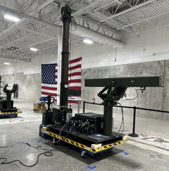 El sistema VAMPIRE de L3Harris es una solución de armamento autónoma capaz de realizar operaciones avanzadas de reconocimiento y ataques de precisión contra drones y otras aeronaves pilotadas a distancia. Imagen: L3Harris